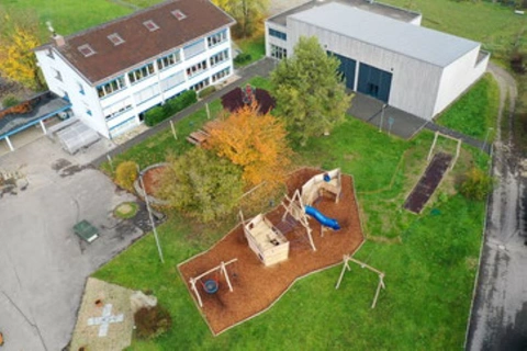 Schulhaus Schwadernau